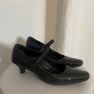 Prada Black Vintage Kitten Heels Size 37.5